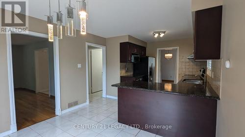 1669 Beaton Way, Pickering, ON - Indoor Photo Showing Kitchen