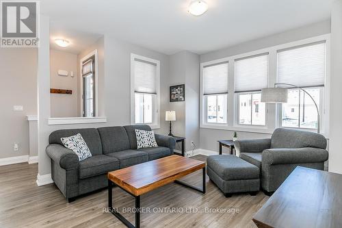 64 Discovery Trail, Midland, ON - Indoor Photo Showing Living Room