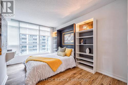 810 - 15 Singer Court, Toronto, ON - Indoor Photo Showing Bedroom