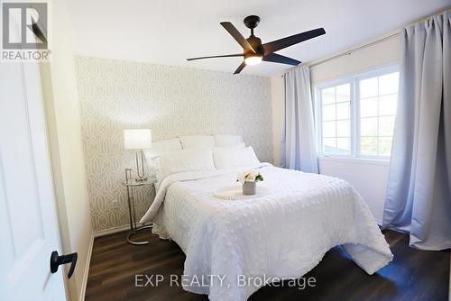 2960 Jackson Drive, Burlington, ON - Indoor Photo Showing Bedroom