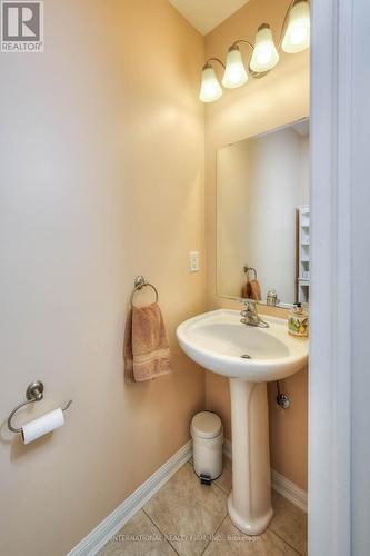 12 Fletcher Circle, Cambridge, ON - Indoor Photo Showing Bathroom