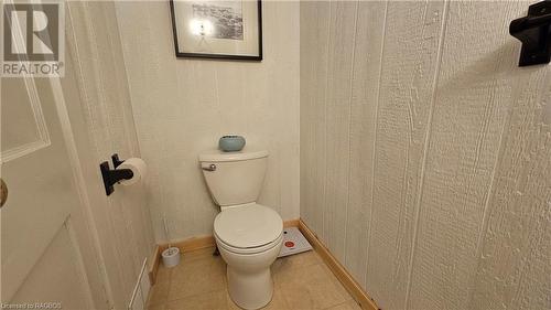 2889 Highway 6, Northern Bruce Peninsula, ON - Indoor Photo Showing Bathroom