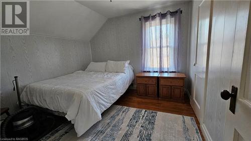 2889 Highway 6, Northern Bruce Peninsula, ON - Indoor Photo Showing Bedroom