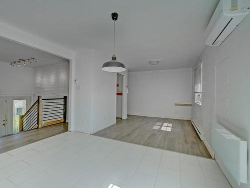 Dinette - 254 Rue Leber, Saint-Constant, QC - Indoor Photo Showing Other Room
