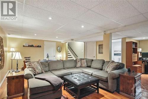 2385 Mcgovern Road, Kemptville, ON - Indoor Photo Showing Living Room