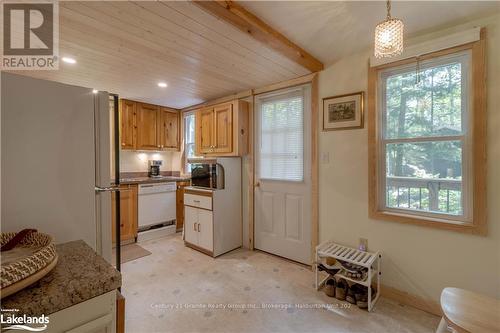 1226 Dignan Road, Dysart Et Al, ON - Indoor Photo Showing Kitchen