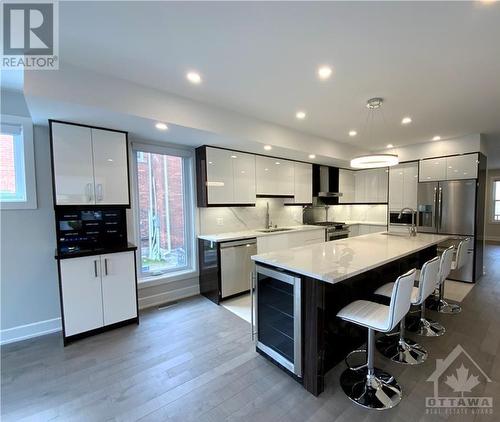 124 Boteler Street, Ottawa, ON - Indoor Photo Showing Kitchen With Upgraded Kitchen
