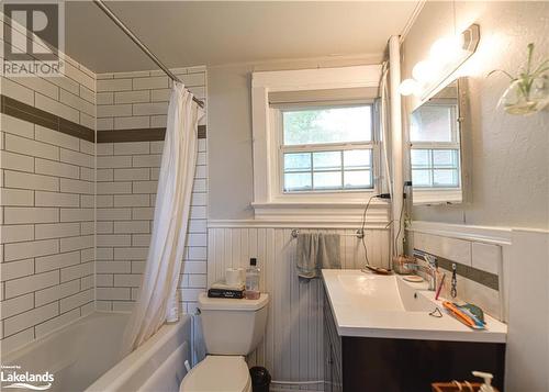 Main House Unit - 120 Brant Street E, Orillia, ON - Indoor Photo Showing Bathroom