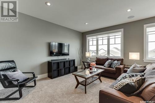 194 Sinclair Crescent, Saskatoon, SK - Indoor Photo Showing Living Room