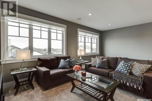 194 Sinclair Crescent, Saskatoon, SK - Indoor Photo Showing Living Room