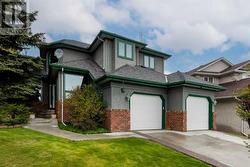 420 Country Hills Court NW  Calgary, AB T3K 3Z3
