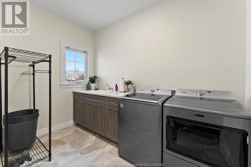 3285 Tullio Drive, Lasalle, ON - Indoor Photo Showing Laundry Room