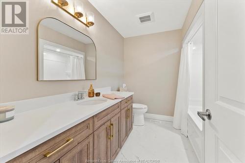 3285 Tullio Drive, Lasalle, ON - Indoor Photo Showing Bathroom