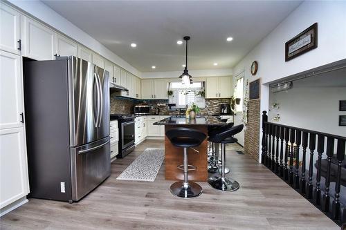 73 Summerlea Drive, Hamilton, ON - Indoor Photo Showing Kitchen