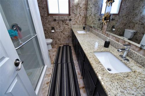 73 Summerlea Drive, Hamilton, ON - Indoor Photo Showing Bathroom