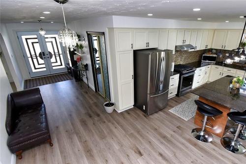 73 Summerlea Drive, Hamilton, ON - Indoor Photo Showing Kitchen