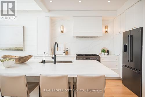 307 Martin Street, Milton, ON - Indoor Photo Showing Kitchen With Upgraded Kitchen