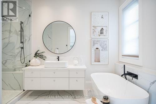 307 Martin Street, Milton, ON - Indoor Photo Showing Bathroom