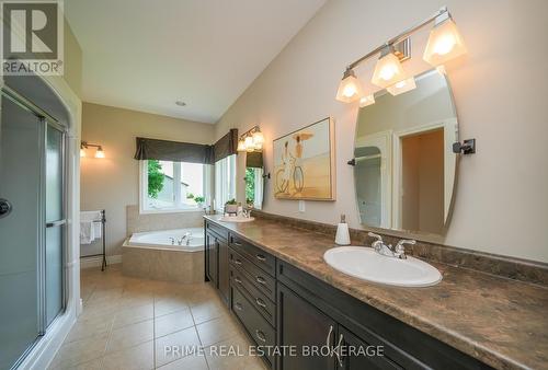 69395 Eagleson Line, North Middlesex (Parkhill), ON - Indoor Photo Showing Bathroom