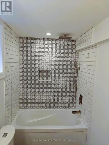 1 - 70 Elmwood Avenue, Cambridge, ON - Indoor Photo Showing Bathroom