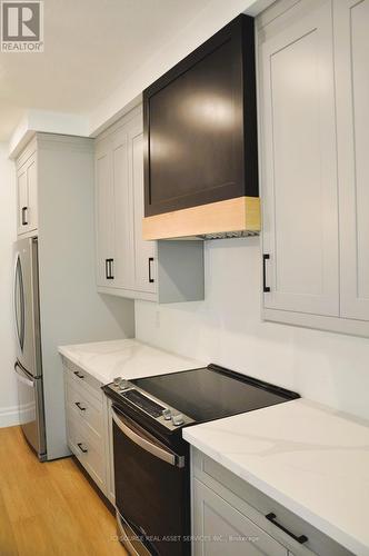 1 - 70 Elmwood Avenue, Cambridge, ON - Indoor Photo Showing Kitchen