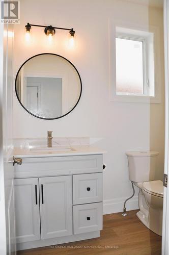 1 - 70 Elmwood Avenue, Cambridge, ON - Indoor Photo Showing Bathroom