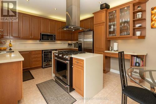 4816 Dayfoot Drive, Mississauga, ON - Indoor Photo Showing Kitchen