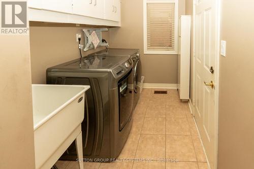4816 Dayfoot Drive, Mississauga, ON - Indoor Photo Showing Laundry Room