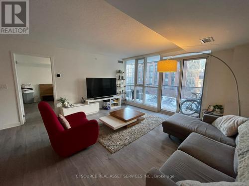 414 - 295 Adelaide Street W, Toronto, ON - Indoor Photo Showing Living Room