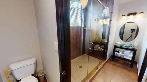 835 D - 800 Bighorn Boulevard, Radium Hot Springs, BC - Indoor Photo Showing Bathroom
