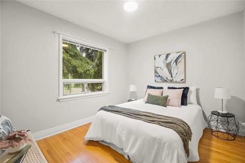 217 Linwood Street, Winnipeg, MB - Indoor Photo Showing Bedroom