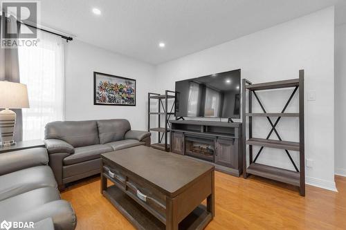 315 Regent Street Unit# 201, Kingston, ON - Indoor Photo Showing Living Room
