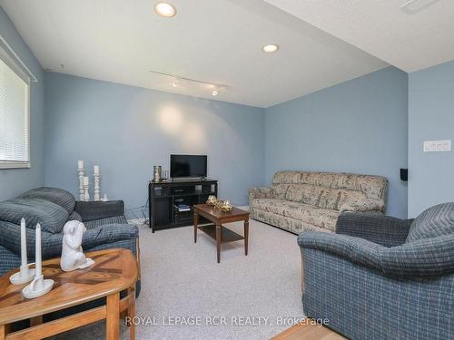 1289 Forest St, Innisfil, ON - Indoor Photo Showing Living Room