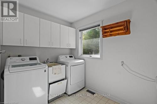 6 Aspen Place, London, ON - Indoor Photo Showing Laundry Room