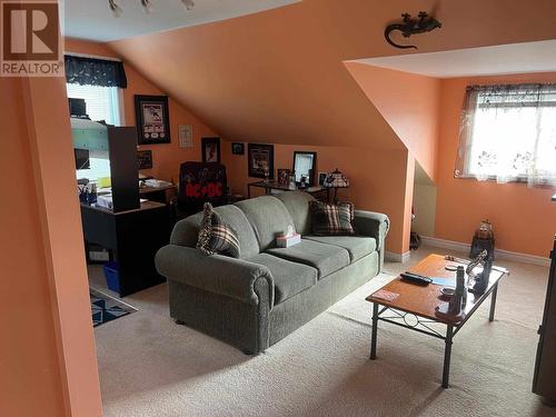 19 & 17 Francis St, Blind River, ON - Indoor Photo Showing Living Room