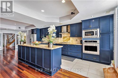 1284 Rideau Cove Court, Ottawa, ON - Indoor Photo Showing Kitchen With Upgraded Kitchen