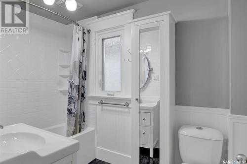 2218 Angus Street, Regina, SK - Indoor Photo Showing Bathroom