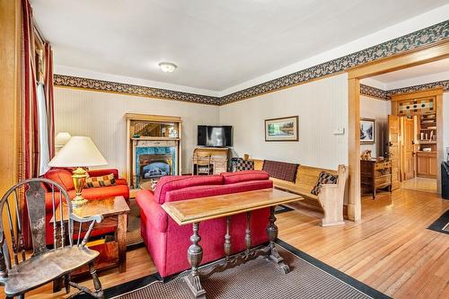 802 4Th Avenue, Fernie, BC - Indoor Photo Showing Living Room With Fireplace