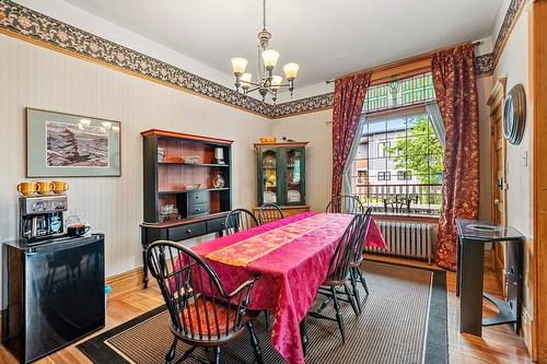 802 4Th Avenue, Fernie, BC - Indoor Photo Showing Dining Room