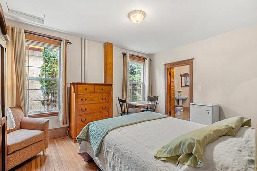 802 4Th Avenue, Fernie, BC - Indoor Photo Showing Bedroom