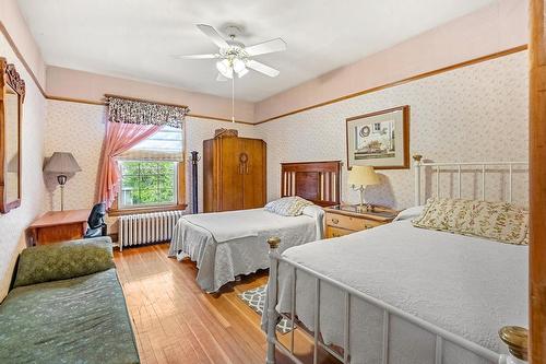 802 4Th Avenue, Fernie, BC - Indoor Photo Showing Bedroom