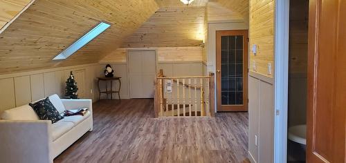 802 4Th Avenue, Fernie, BC - Indoor Photo Showing Bedroom