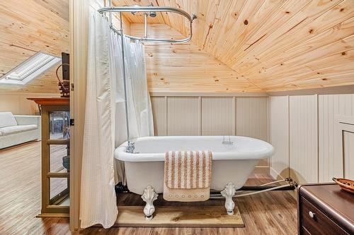 802 4Th Avenue, Fernie, BC - Indoor Photo Showing Bedroom