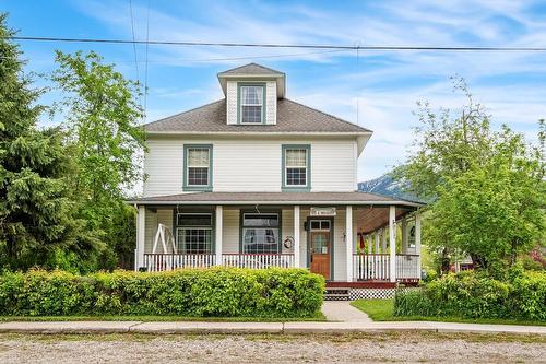 802 4Th Avenue, Fernie, BC - Outdoor With Deck Patio Veranda