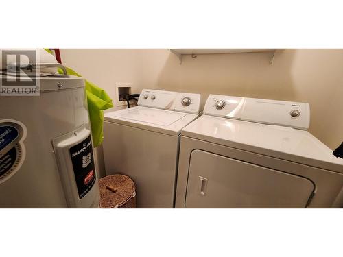 211 Kildonan Avenue Unit# 210 Lot# 10, Enderby, BC - Indoor Photo Showing Laundry Room