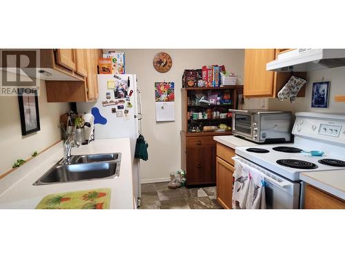 211 Kildonan Avenue Unit# 210 Lot# 10, Enderby, BC - Indoor Photo Showing Kitchen With Double Sink