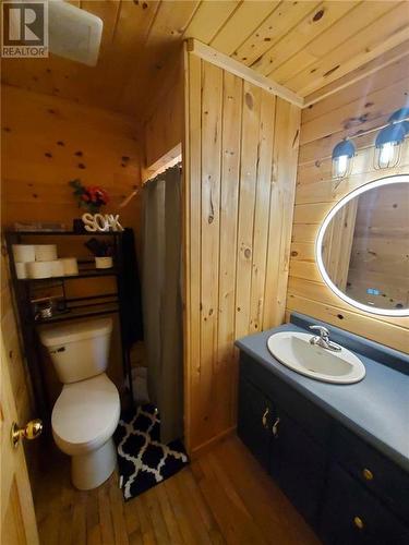 11 Young Lane, Bass River, NB - Indoor Photo Showing Bathroom