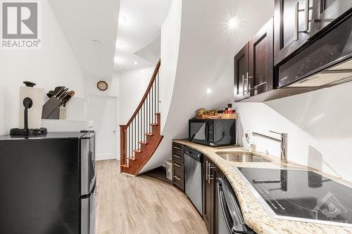 277 Kirchoffer Avenue, Ottawa, ON - Indoor Photo Showing Kitchen