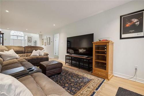 20 Red Haven Drive|Unit #3, Grimsby, ON - Indoor Photo Showing Living Room