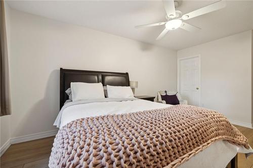 20 Red Haven Drive|Unit #3, Grimsby, ON - Indoor Photo Showing Bedroom